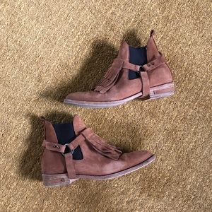 Freda Salvador Fringe Bootie size 7.5